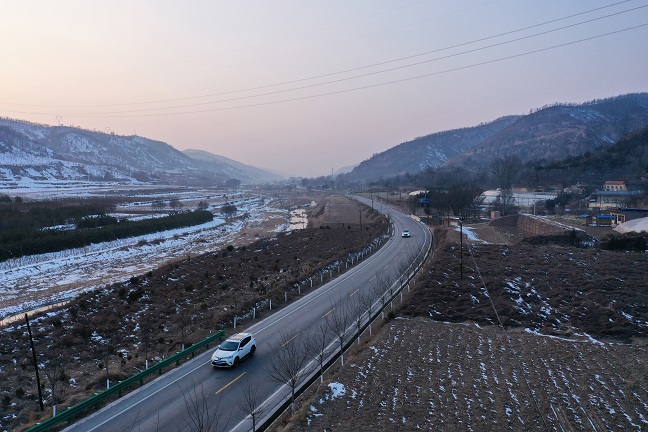 延川縣永坪至延川縣城公路2.jpg